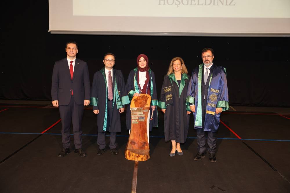  Çukurova Üniversitesi Hukuk Fakültesinde Mezuniyet Coşkusu Yaşandı 